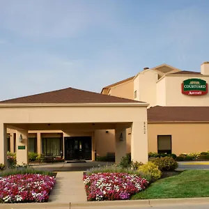 Courtyard By Marriott Airport Отель Индианаполис