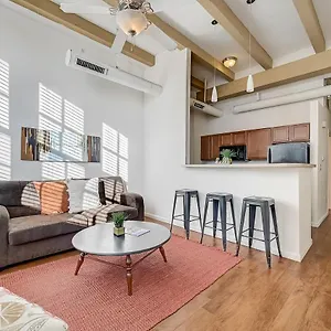 Frontdesk 1010 Apts Downtown Indy 公寓