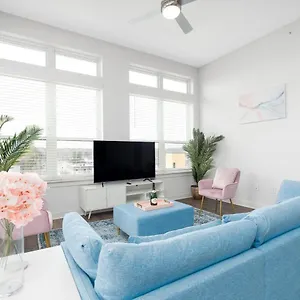Spacious 2br Broadripple Village インディアナポリス