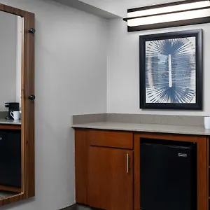 Hyatt Place Airport 3*