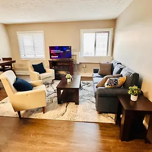 2 Bedroom On Third Floor With Elevator Access 7 Mins To Iu Health Methodist- 3 Mins To Riley Children Hospital And Va Hospital-4 Mins To Eskenazi- Free Onsite Parking *