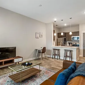 Cozysuites - Penrose On Mass With Pool And Parking #9 * Indianapolis