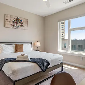 Cozysuites - Penrose On Mass With Pool And Parking #5 *
