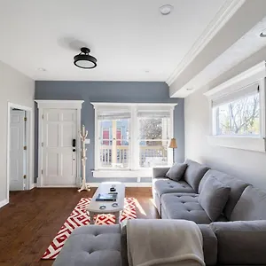 Luxurious Downtown Location - Entire House *